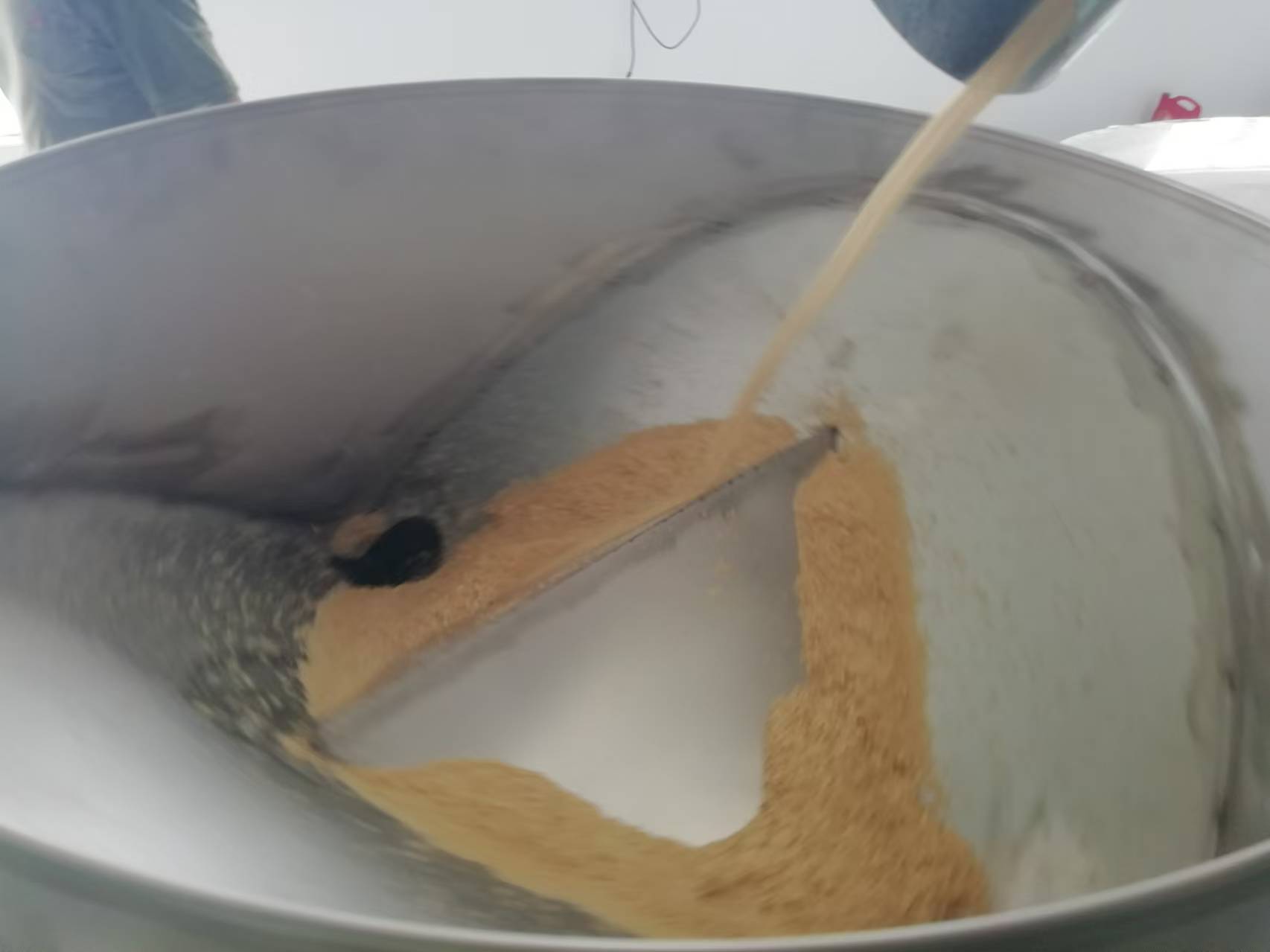 河北省黃驊市石磨面粉機生產線，日處理小麥30噸